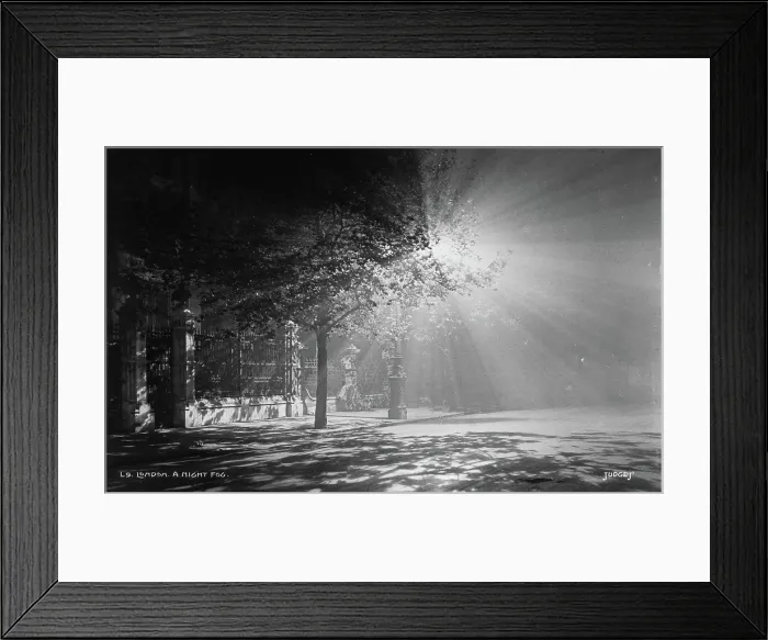 Framed Print : London A Night Fog Framed Print : London A Night Fog