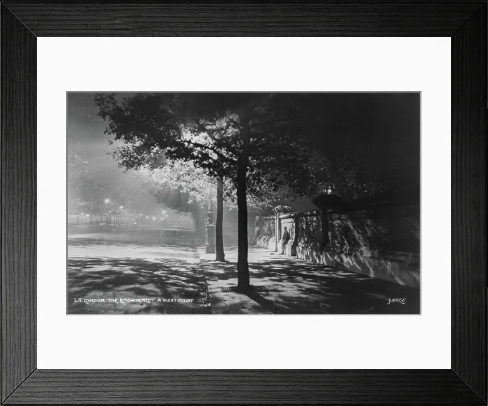 Framed Print : A Quiet Night at the Embankment Framed Print : A Quiet Night at the Embankment