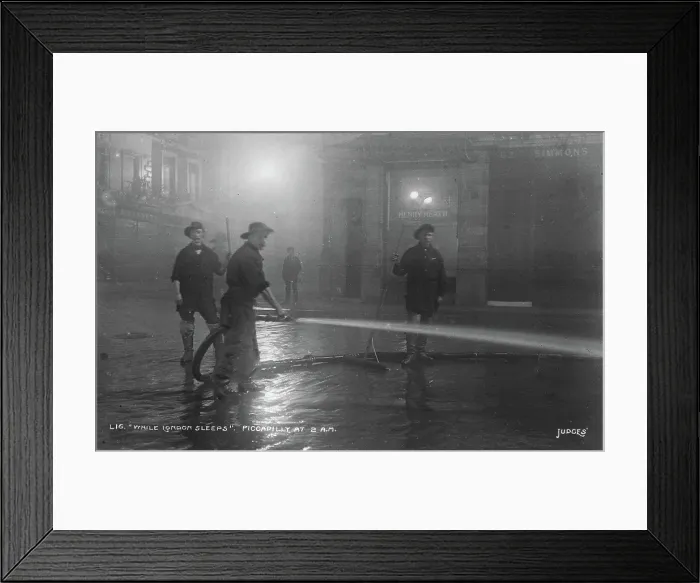 Framed Print : While London Sleeps Framed Print : While London Sleeps