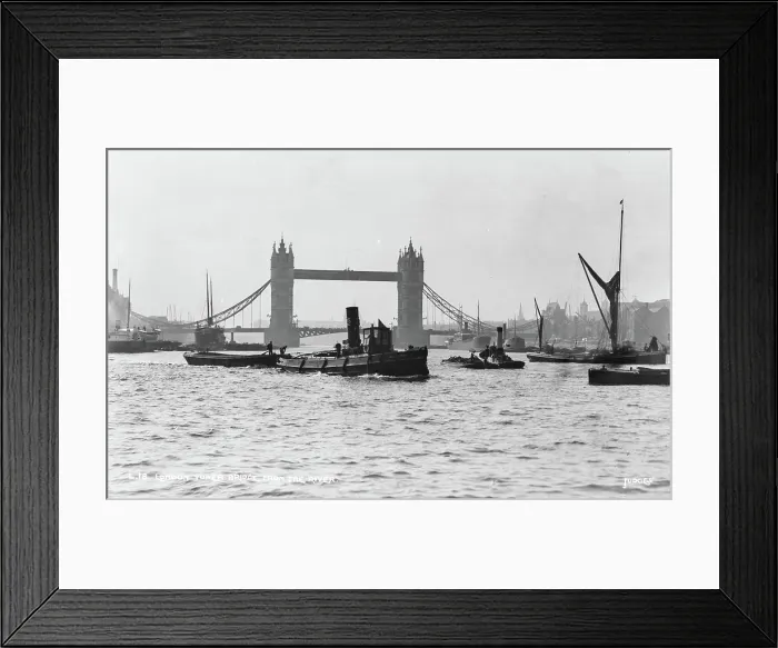 Framed Print : London Tower Bridge from the River Framed Print : London Tower Bridge from the River