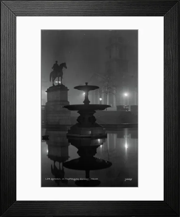Framed Print : Night in Trafalgar Square Framed Print : Night in Trafalgar Square