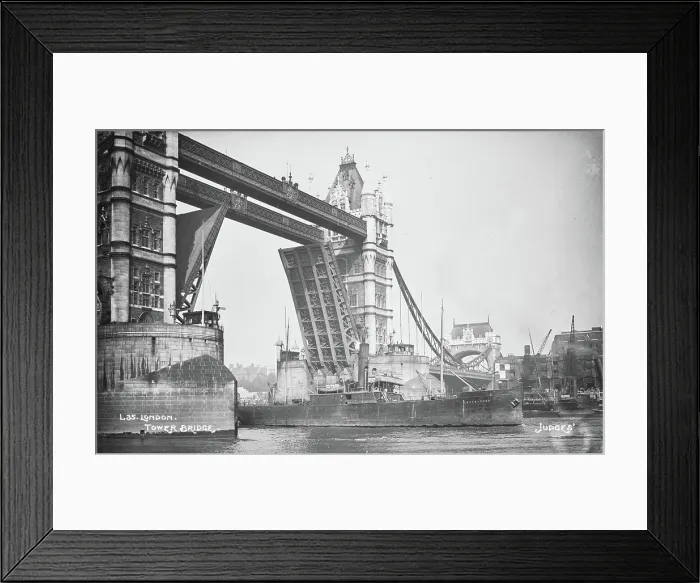 Framed Print : Tower Bridge Framed Print : Tower Bridge