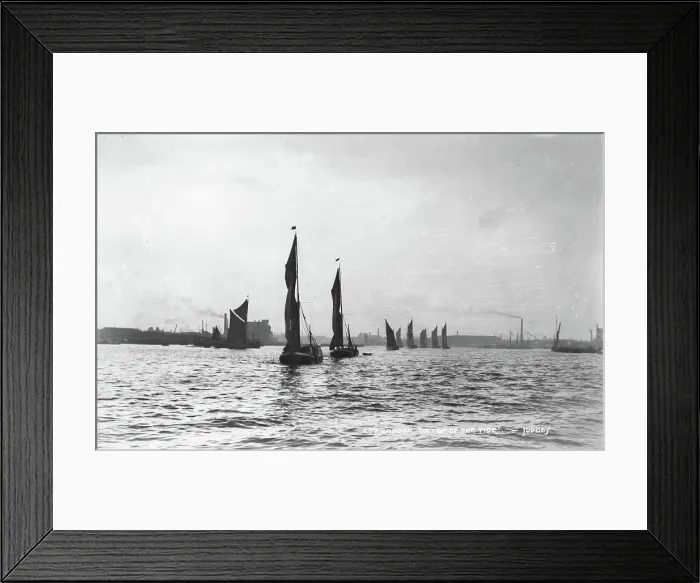 Framed Print : London on Top of the Tide Framed Print : London on Top of the Tide