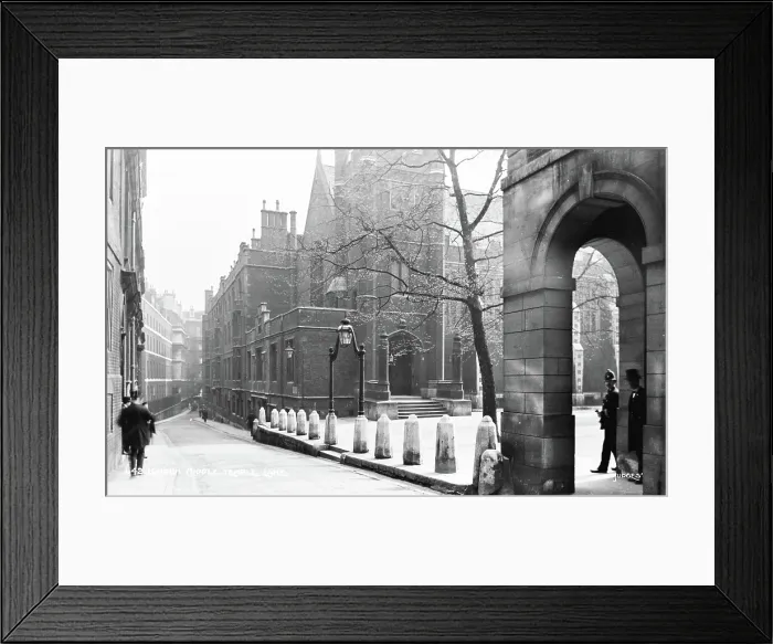 Framed Print : Middle Temple Lane, London Framed Print : Middle Temple Lane, London