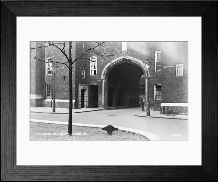 Framed Print : Old Gateway, Lincoln's Inn Framed Print : Old Gateway, Lincoln's Inn