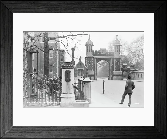 Framed Print : Gateway to Lincoln's Inn Framed Print : Gateway to Lincoln's Inn