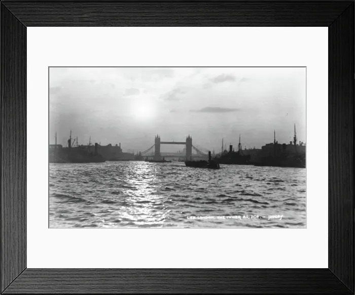 Framed Print : Tower Bridge in London Framed Print : Tower Bridge in London
