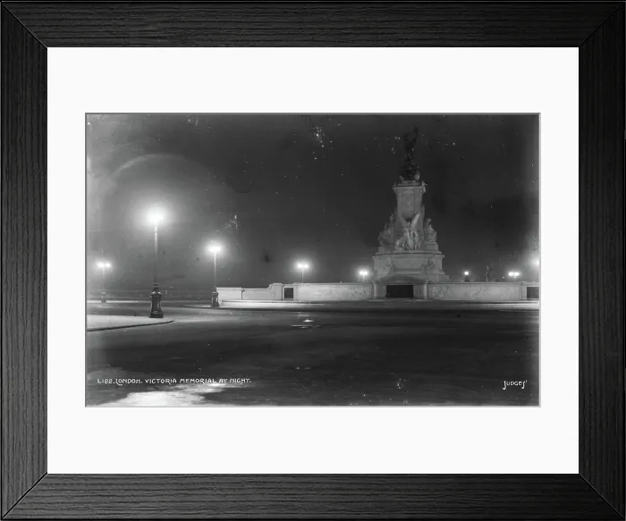 Framed Print : Victoria Memorial at Night Framed Print : Victoria Memorial at Night