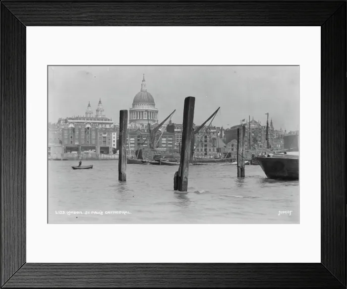 Framed Print : St. Paul's Cathedral in London Framed Print : St. Paul's Cathedral in London