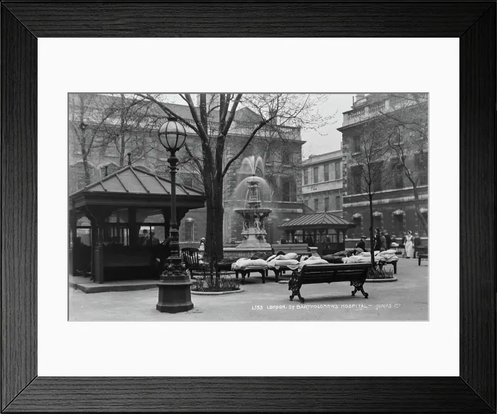 Framed Print : St. Bartholomew's Hospital Courtyard Framed Print : St. Bartholomew's Hospital Courtyard