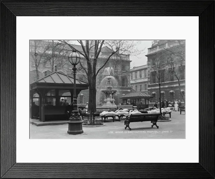 Framed Print : St. Bartholomew's Hospital Courtyard Framed Print : St. Bartholomew's Hospital Courtyard