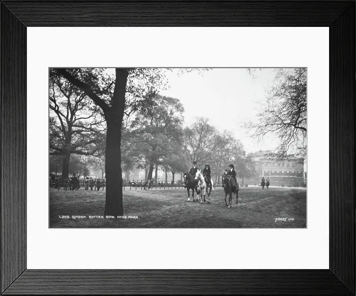 Framed Print : Horse Riders in Hyde Park Framed Print : Horse Riders in Hyde Park