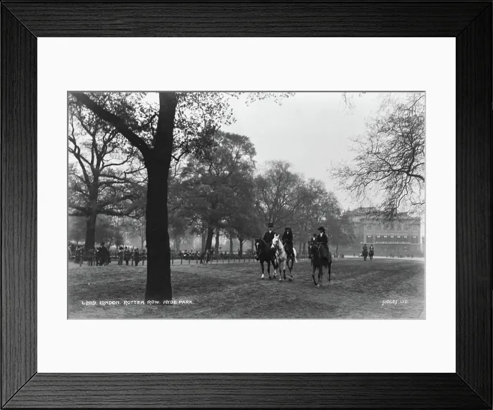 Framed Print : Horse Riders in Hyde Park Framed Print : Horse Riders in Hyde Park