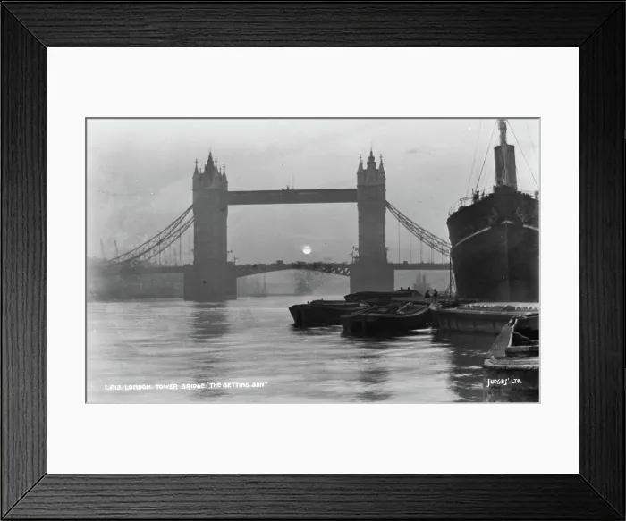 Framed Print : Tower Bridge The Setting Sun Framed Print : Tower Bridge The Setting Sun