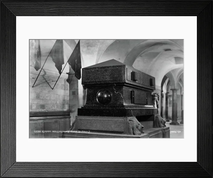 Framed Print : Wellington's Tomb at St. Paul's Cathedral Framed Print : Wellington's Tomb at St. Paul's Cathedral