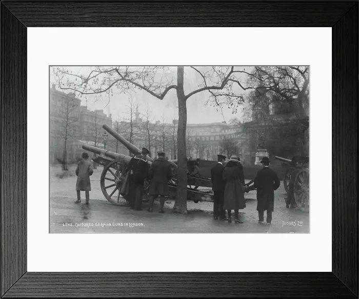 Framed Print : Captured German Guns in London Framed Print : Captured German Guns in London