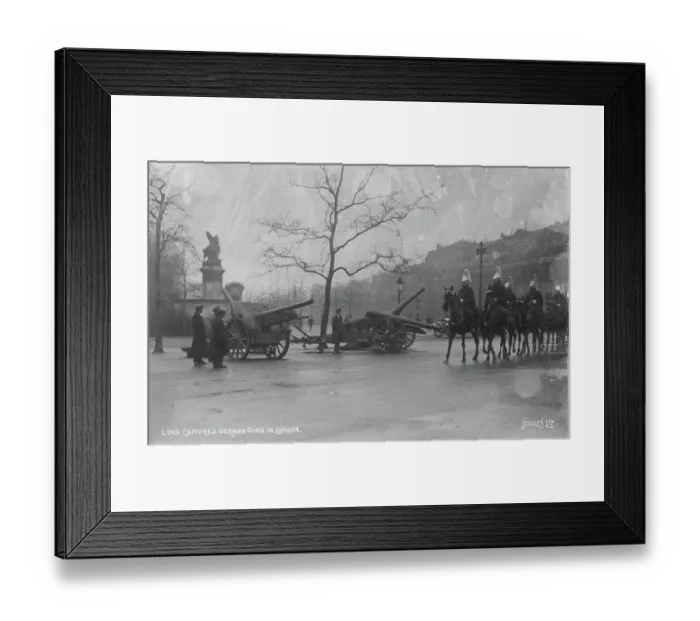 Framed Print : Captured German Guns in London Framed Print : Captured German Guns in London