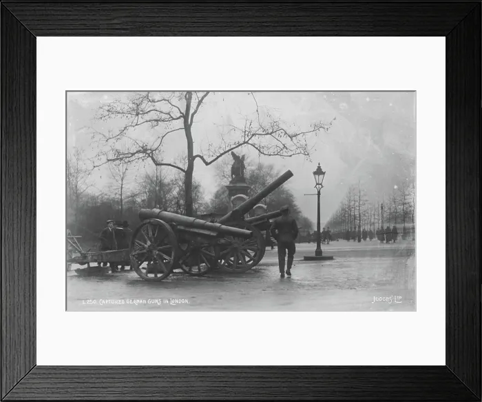 Framed Print : Captured German Guns in London Framed Print : Captured German Guns in London