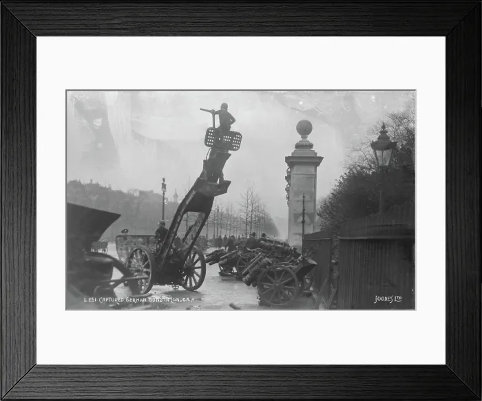 Framed Print : Captured German Guns in London