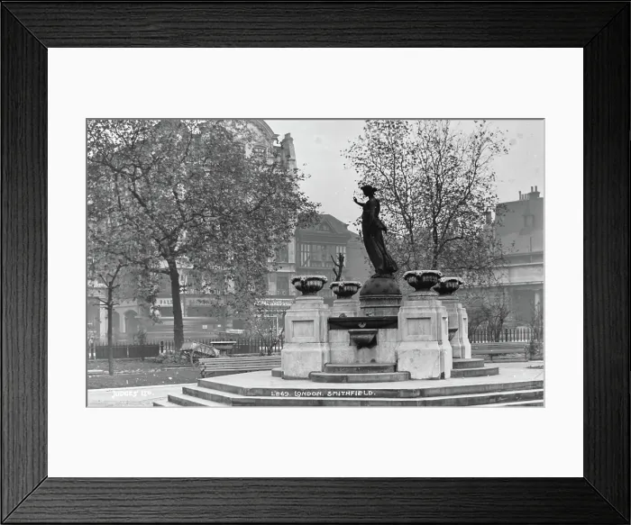 Framed Print : Smithfield Fountain in London Framed Print : Smithfield Fountain in London
