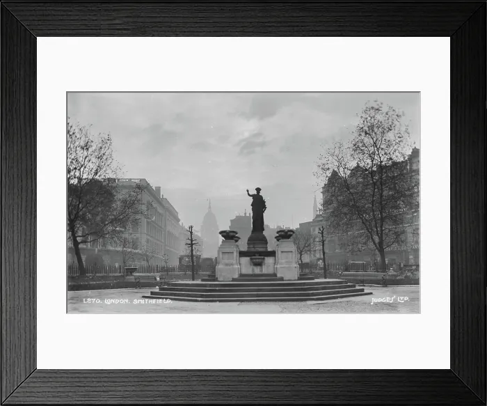Framed Print : Statue in Smithfield, London Framed Print : Statue in Smithfield, London