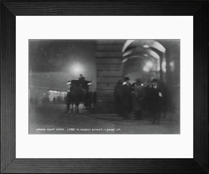 Framed Print : Night Scene in Regent Street, London Framed Print : Night Scene in Regent Street, London