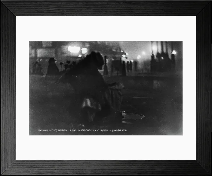 Framed Print : London Night Snaps Piccadilly Circus Framed Print : London Night Snaps Piccadilly Circus