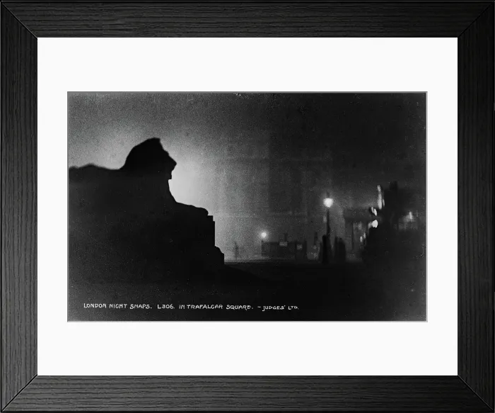 Framed Print : Nighttime in Trafalgar Square Framed Print : Nighttime in Trafalgar Square