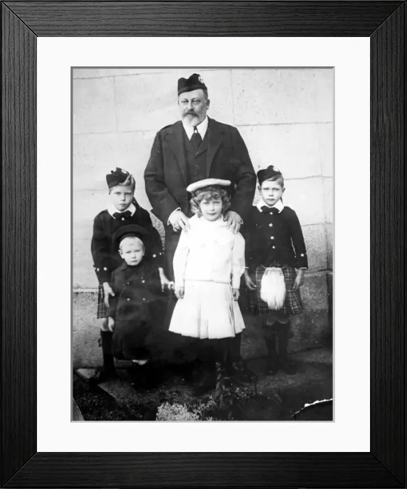 Framed Print : Edward VII and grandchildren Framed Print : Edward VII and grandchildren