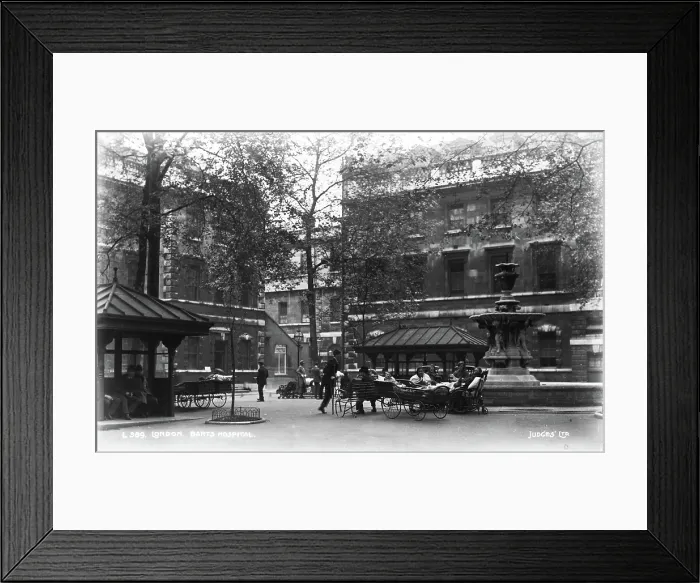 Framed Print : Barts Hospital Courtyard Framed Print : Barts Hospital Courtyard