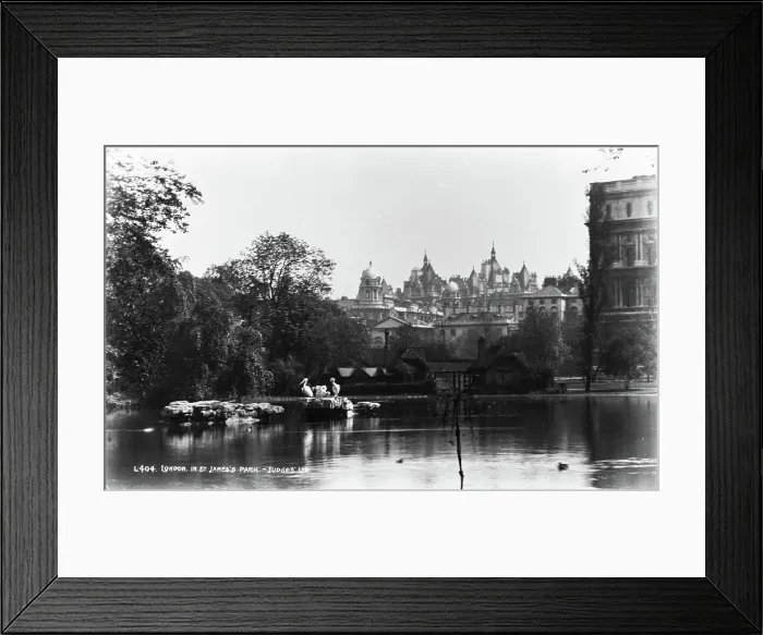 Framed Print : London in St James's Park Framed Print : London in St James's Park