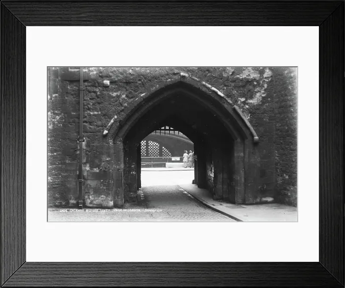 Framed Print : Gateway of the Bloody Tower, Tower of London Framed Print : Gateway of the Bloody Tower, Tower of London