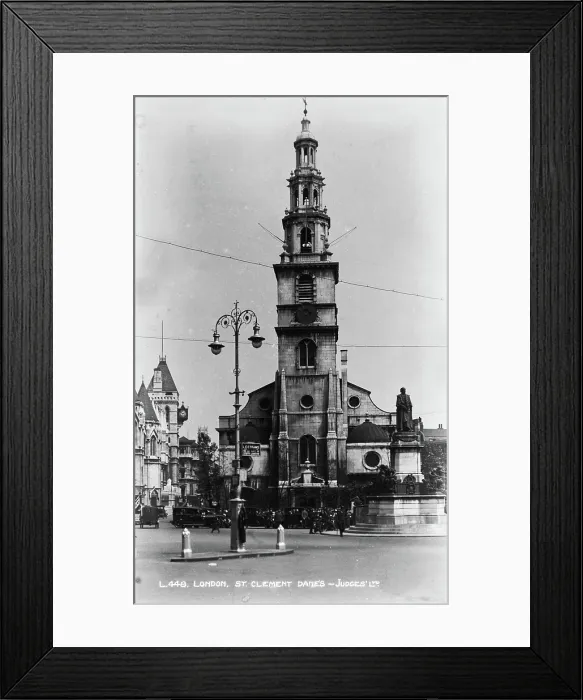 Framed Print : St. Clement Danes Church in London Framed Print : St. Clement Danes Church in London