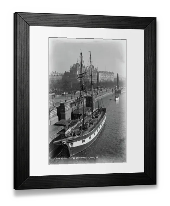 Framed Print : Historic View of the Thames Embankment Framed Print : Historic View of the Thames Embankment