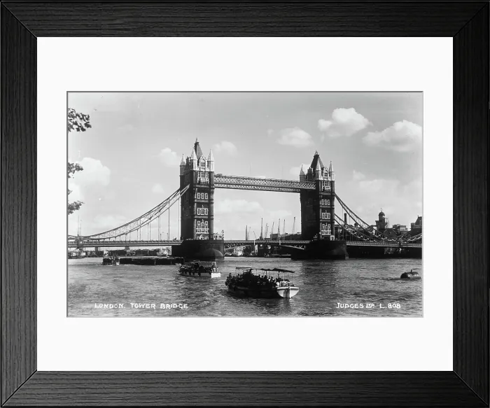 Framed Print : Tower Bridge in London Framed Print : Tower Bridge in London
