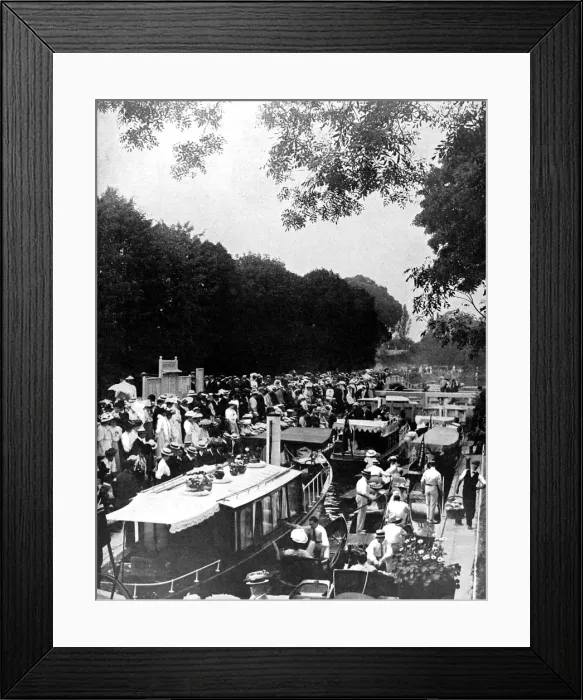 Framed Print : Boats at Boulters Lock, Berkshire, 1906 Framed Print : Boats at Boulters Lock, Berkshire, 1906