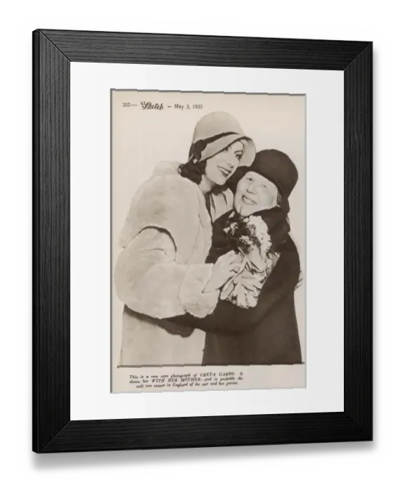 Framed Print : Greta Garbo (1905-1990) Framed Print : Greta Garbo (1905-1990)
