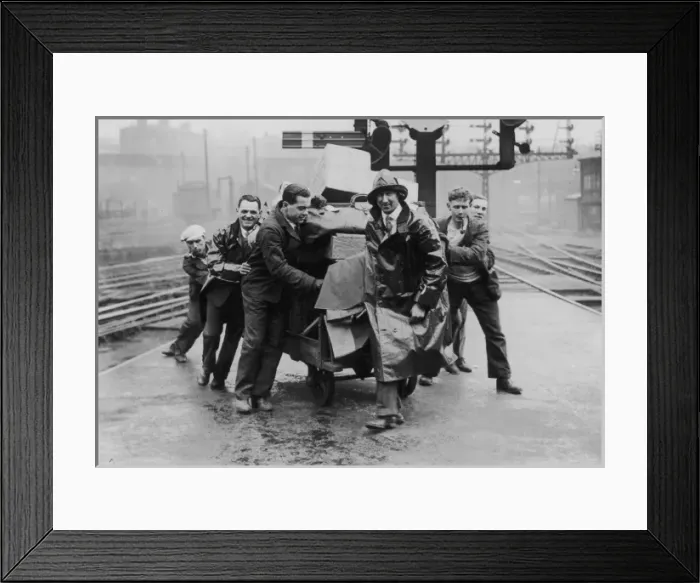 Framed Print : The General Strike - volunteers Framed Print : The General Strike - volunteers