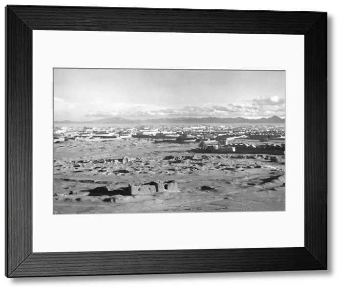 Framed Print : General view, Iranian desert with buildings Framed Print : General view, Iranian desert with buildings