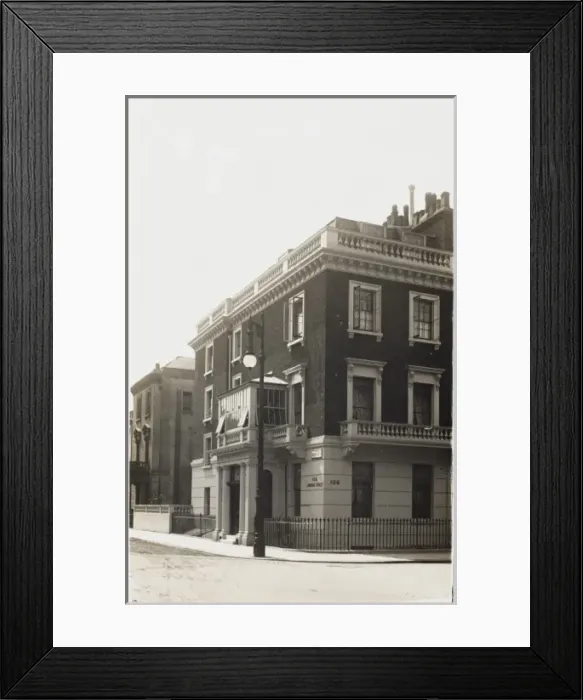 Framed Print : Corner of Sussex Street and Cambridge St Framed Print : Corner of Sussex Street and Cambridge St