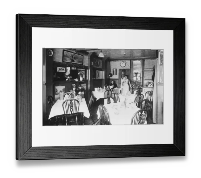 Framed Print : Cafe Roses, Vauxhall Bridge Road, Pimlico Framed Print : Cafe Roses, Vauxhall Bridge Road, Pimlico