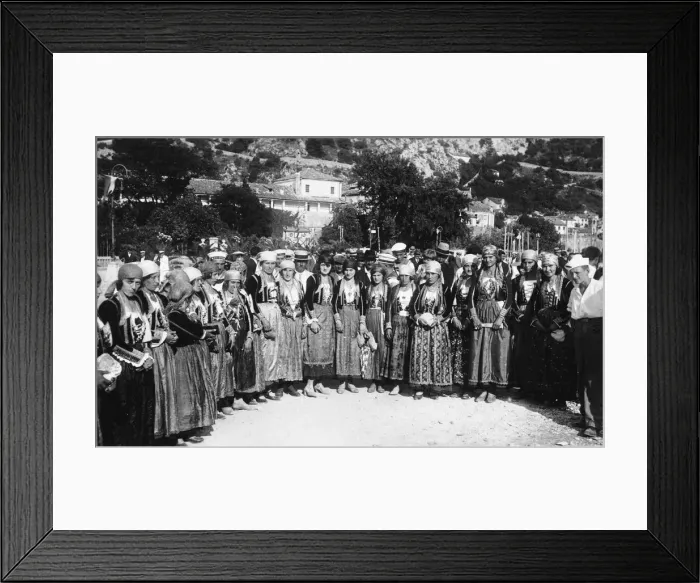 Framed Print : Croatian villagers (Women) - National Costume Framed Print : Croatian villagers (Women) - National Costume