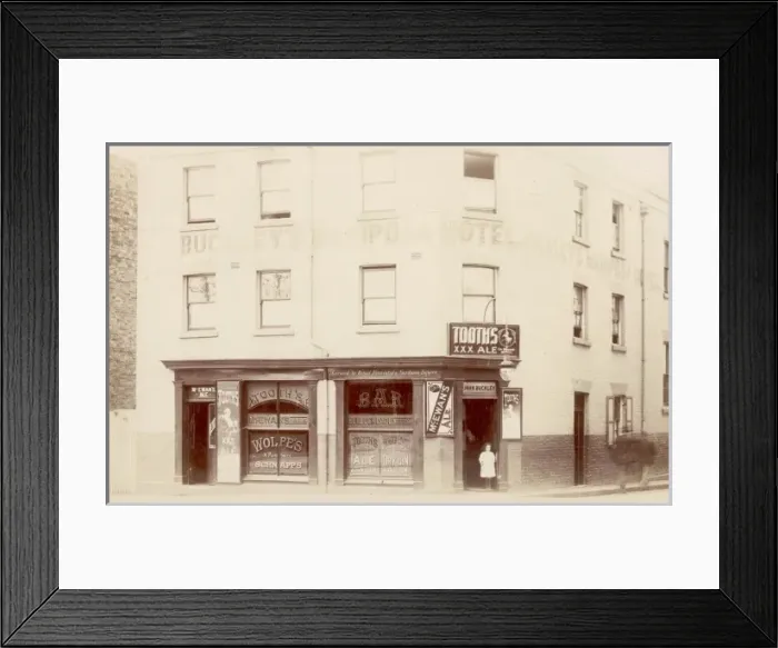 Framed Print : Mariposa Hotel, Sydney Framed Print : Mariposa Hotel, Sydney