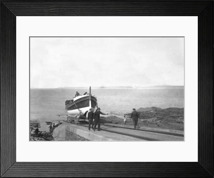 Framed Print : Lifeboat and crewmen at Appledore, Devon Framed Print : Lifeboat and crewmen at Appledore, Devon