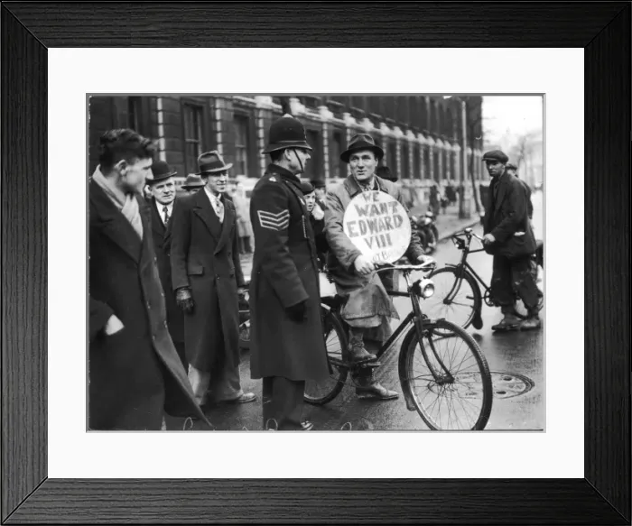 Framed Print : A scene in Downing Street during the Abdication crisis Framed Print : A scene in Downing Street during the Abdication crisis