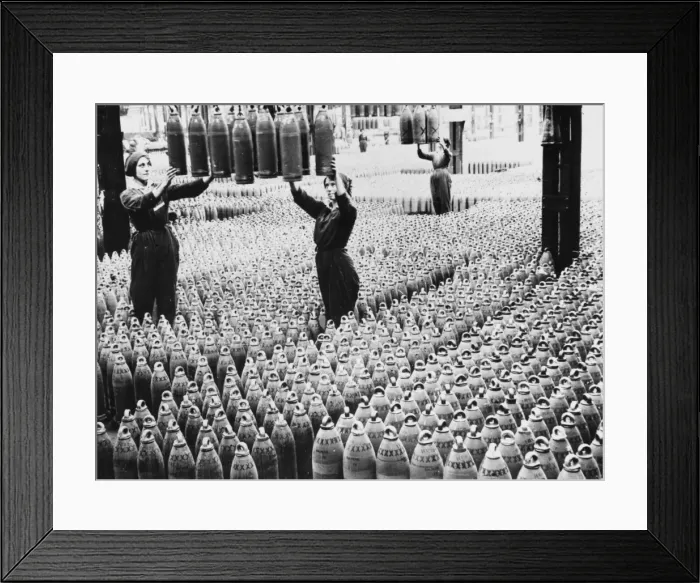 Framed Print : Women workers, World War I Framed Print : Women workers, World War I