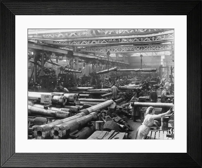 Framed Print : Women workers, World War I Framed Print : Women workers, World War I
