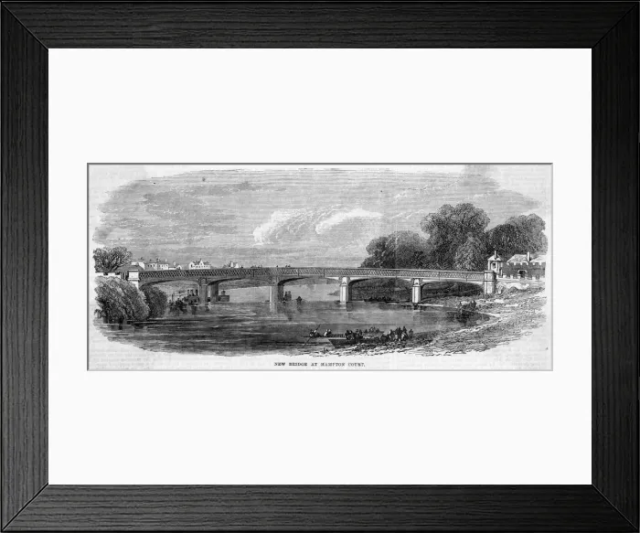 Framed Print : Hampton Court Bridge Framed Print : Hampton Court Bridge