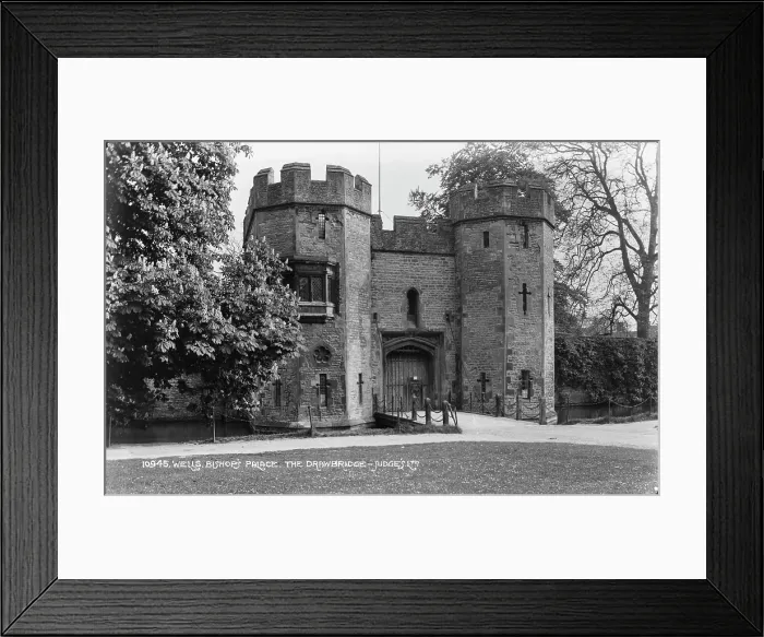 Framed Print : Wells Bishop's Palace - The Drawbridge Framed Print : Wells Bishop's Palace - The Drawbridge
