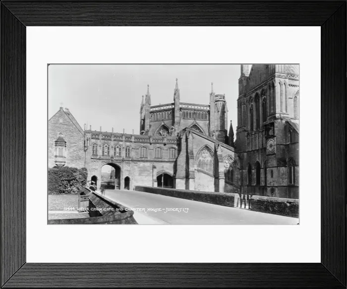 Framed Print : Wells Chain Gate and Chapter House Framed Print : Wells Chain Gate and Chapter House